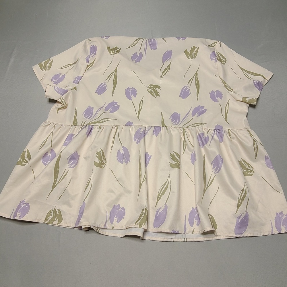 SHEIN Curve Peplum Top Women 2XL‎ Cream Purple Floral Tulip Button V-neck